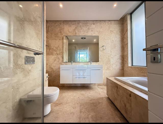 3 BEDROOM APARTMENT FOR SALE IN ZIMBALI ESTATE